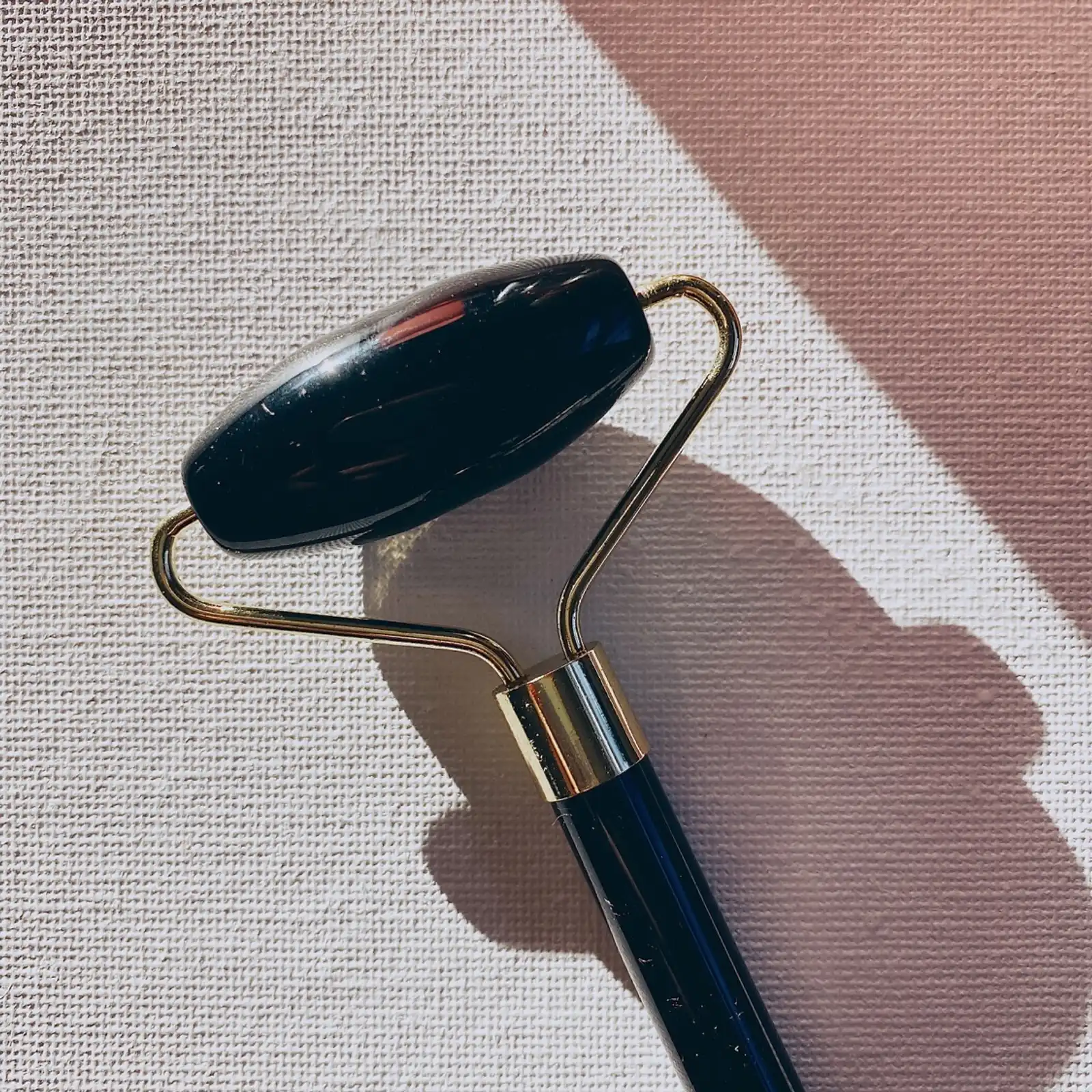 Thumbnail: Stone Facial Roller